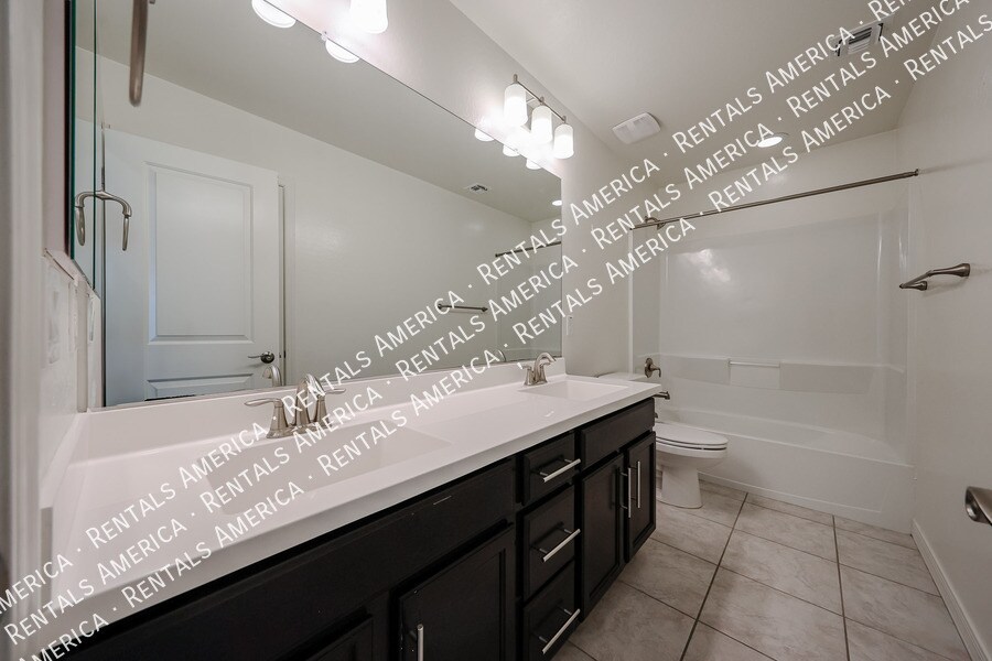 Building Photo - 17965 W Encinas Ln