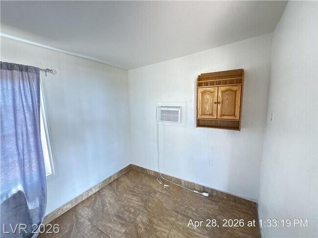 Building Photo - Charming Single-Story Home with Granite Kitchen & No HOA