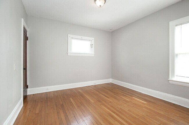 Building Photo - 14718 Bayes Ave