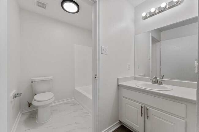 Building Photo - 11419 Roandale Dr