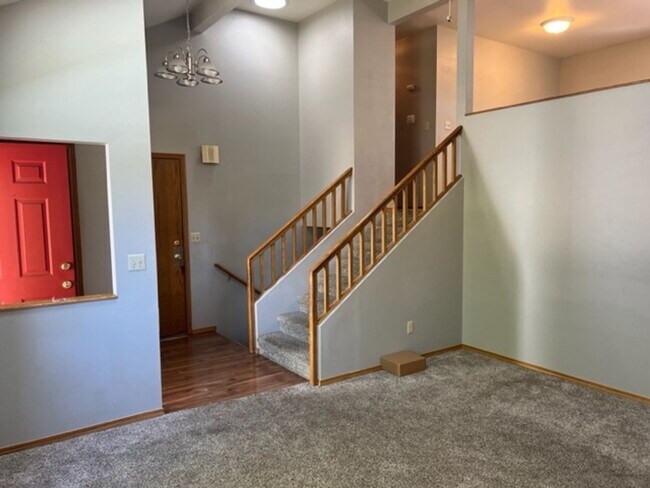 Building Photo - 3 Bedroom, 2.5 Bath Beautiful Ranch Style Home with 3 Car Attached Garage in West Fort Collins, CO