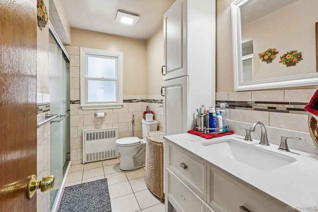Building Photo - 583 Bellevue Ave N