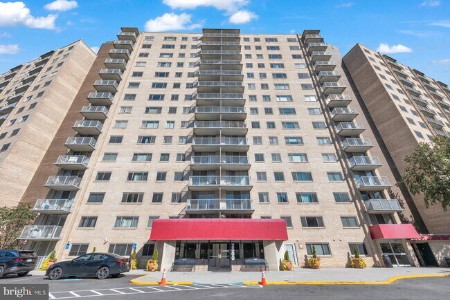 Building Photo - 2500 N Van Dorn St