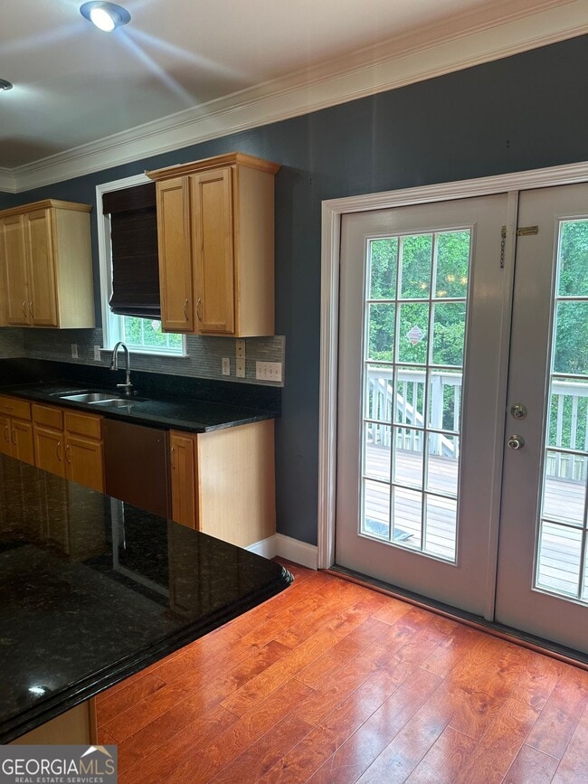 Building Photo - 711 Pine Grove Cir
