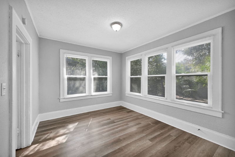 Building Photo - 326 Basswood St