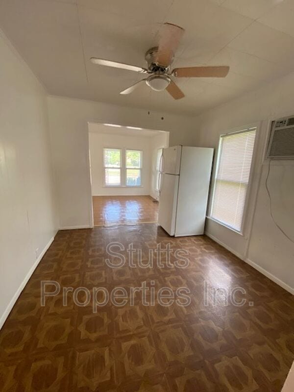 Building Photo - 116 Plum St