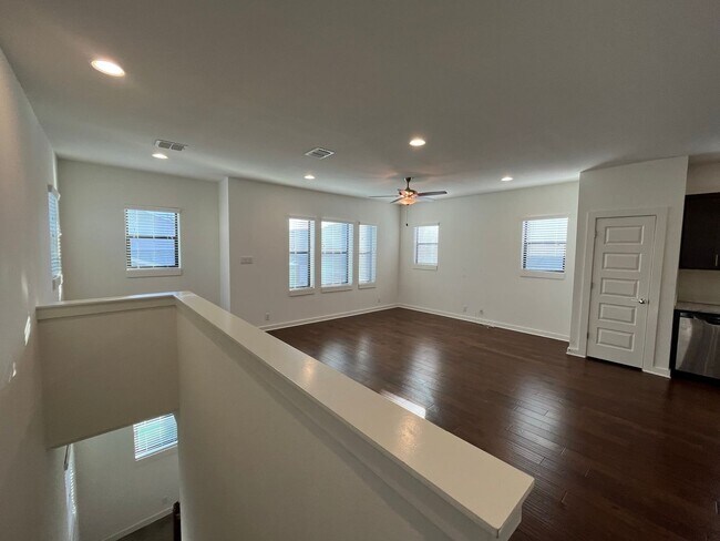 Building Photo - 1146 N Olive St