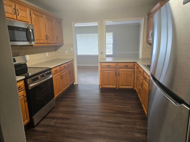 Building Photo - FOR RENT in  North Columbus! Available NOW!