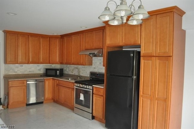 Building Photo - 77 Patriots Rd