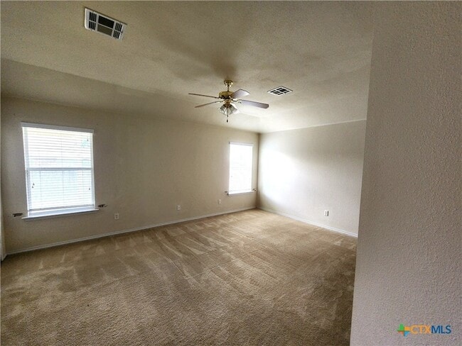 Building Photo - 105 E Great Plains Trail
