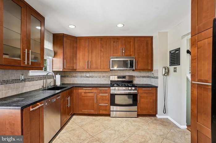 Building Photo - 247 Winchester Dr