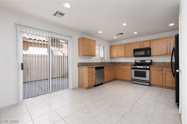 Building Photo - 3829 Bayamon St