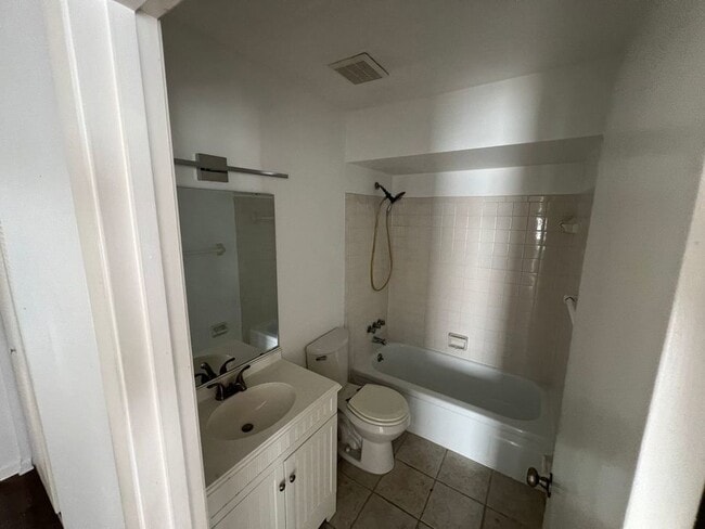 Building Photo - 151 Mariposa