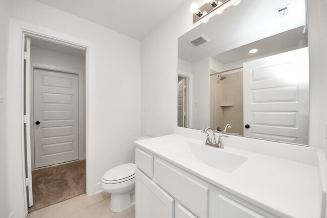 Building Photo - 20926 White Rock Crk Dr