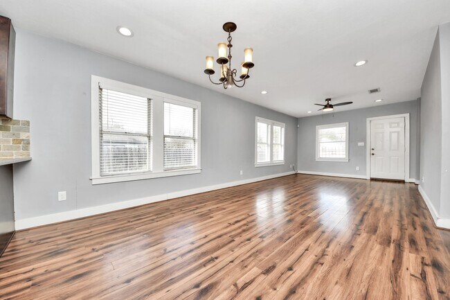 Building Photo - 2820 Holman St