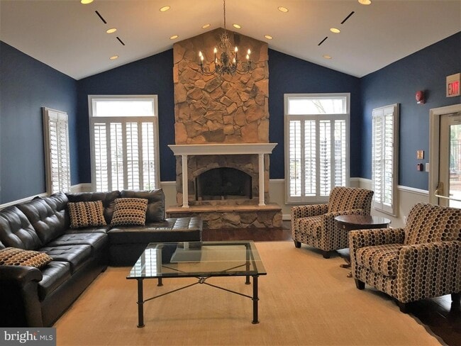 Building Photo - 20301 Beechwood Terrace