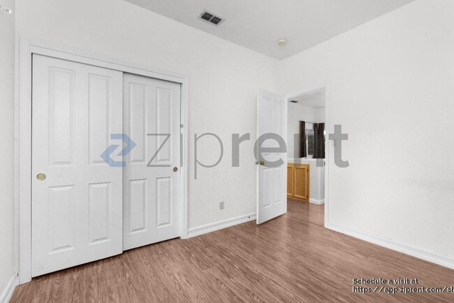 Building Photo - 27 Silver Poplar Ct