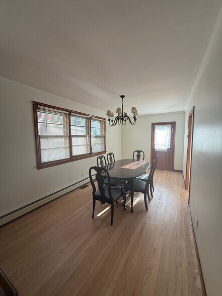 Building Photo - 111 19th St