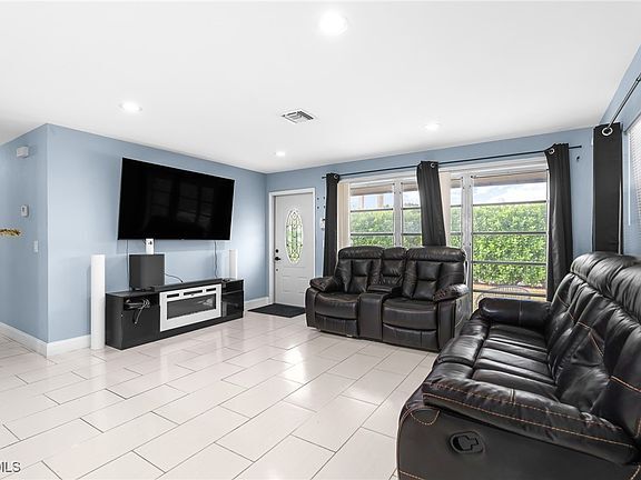 Building Photo - 1475 7th St