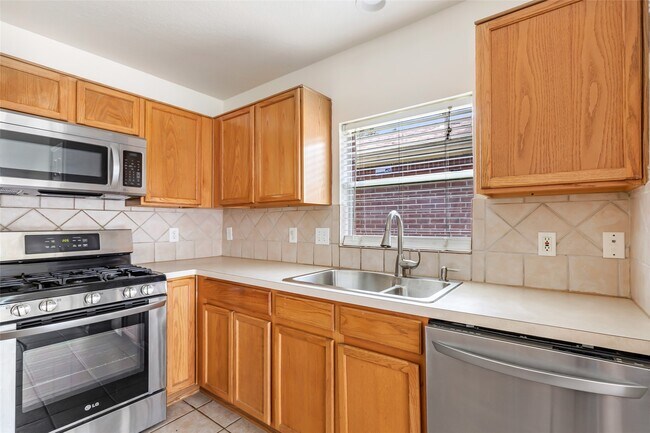 Building Photo - 671 Cypresswood Trce