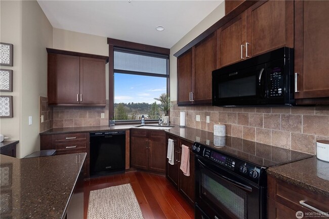 Building Photo - Top Floor Condo for rent!