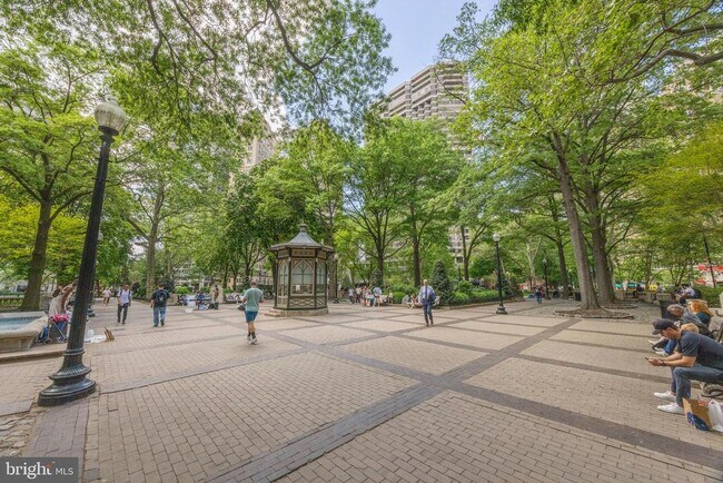 Building Photo - 1830 Rittenhouse Square