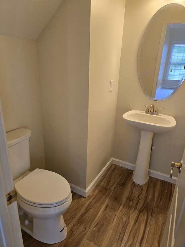 Building Photo - Residential Home Located in Vermillion with 3BR/2.5BA