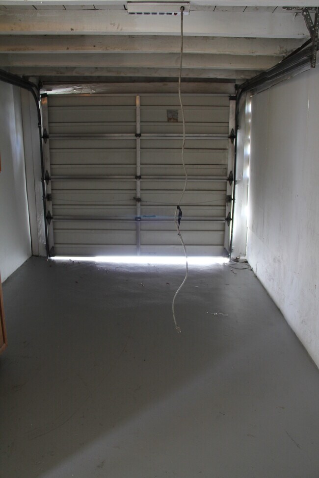 Building Photo - 4493 SW 49th Ct