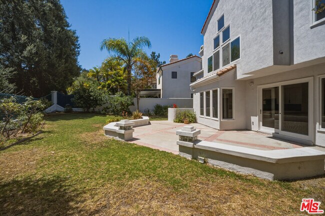 Building Photo - 4324 Park Verdi