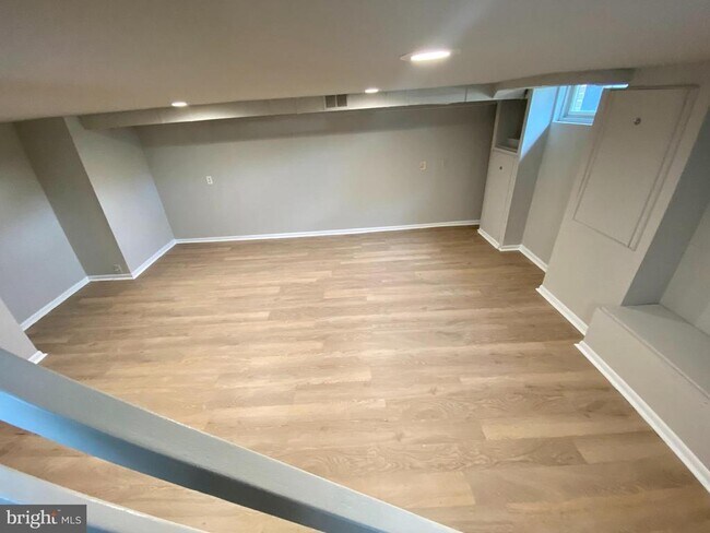 Building Photo - 404 New Rd