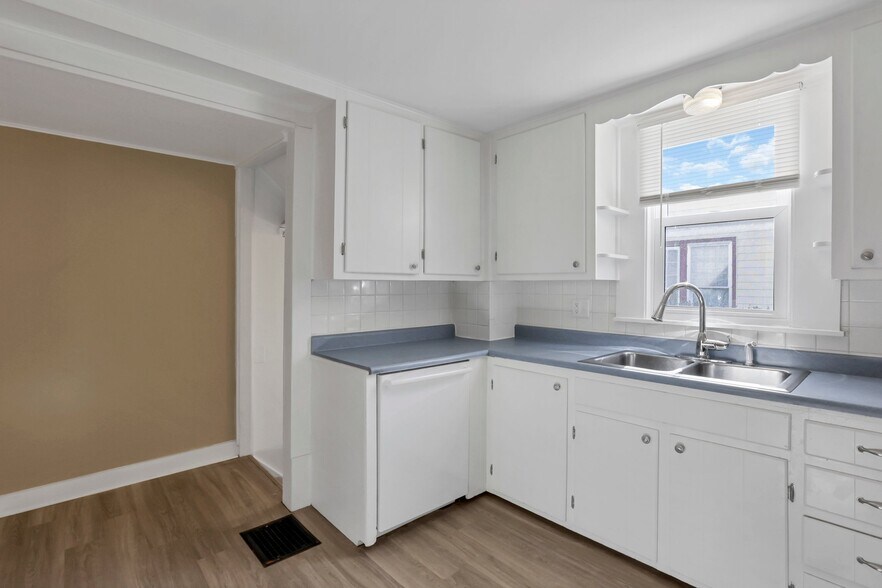 Building Photo - 55 N 24th St