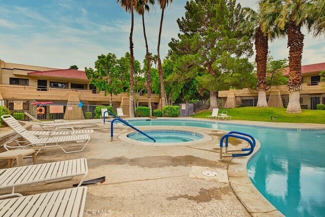 Building Photo - 2820 N Arcadia Ct