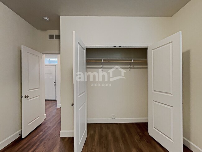 Building Photo - 3648 S Natural Way