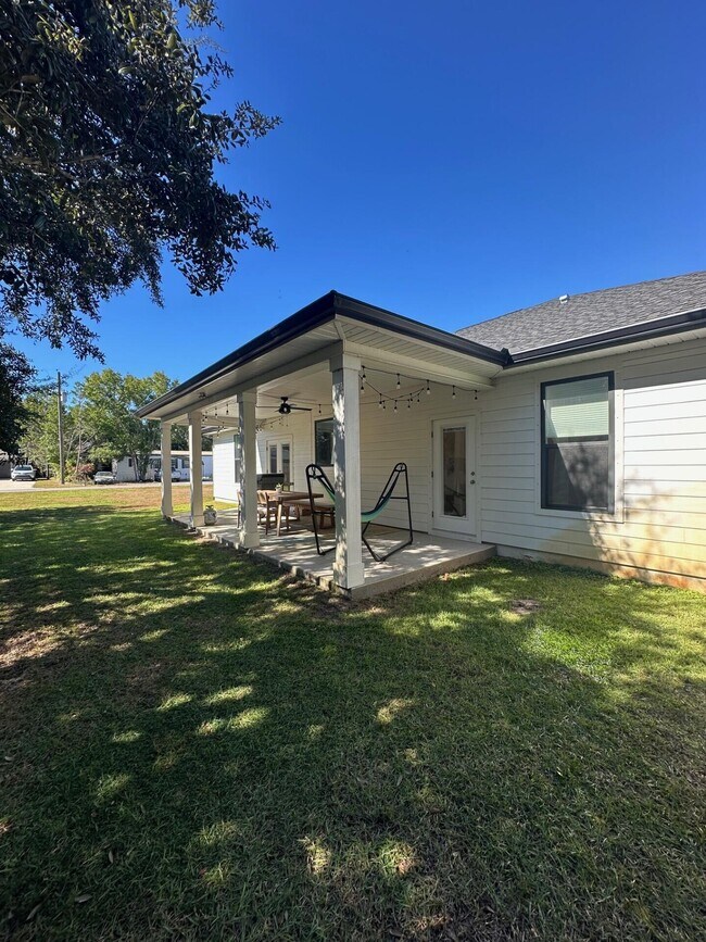 Building Photo - 4819 Whitewood Rd