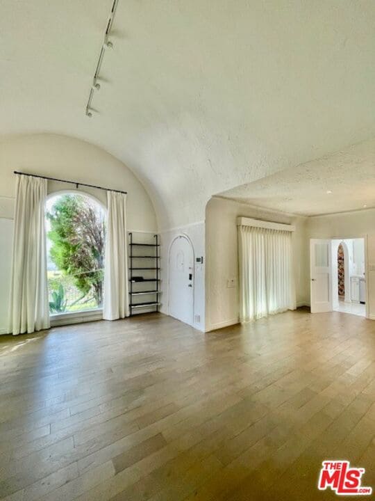 Building Photo - 459 S Holt Ave