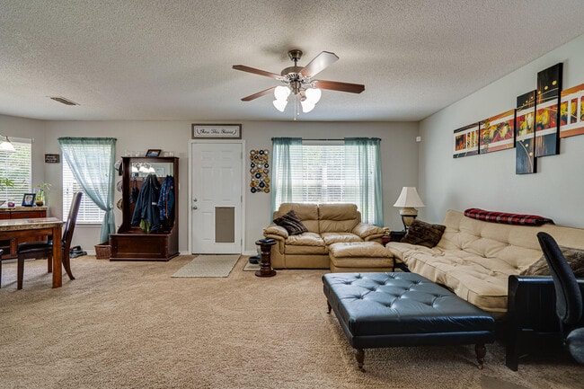 Building Photo - 412 Plate Dr