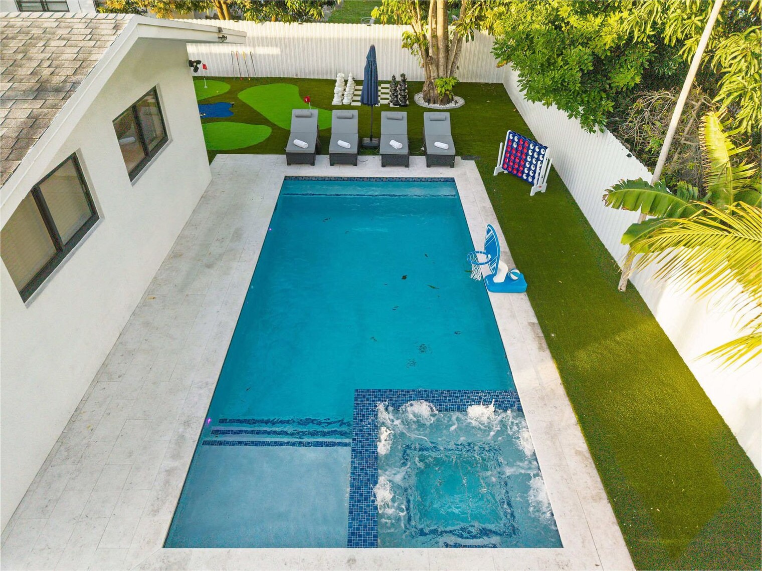 Building Photo - 17835 NE 6th Ave