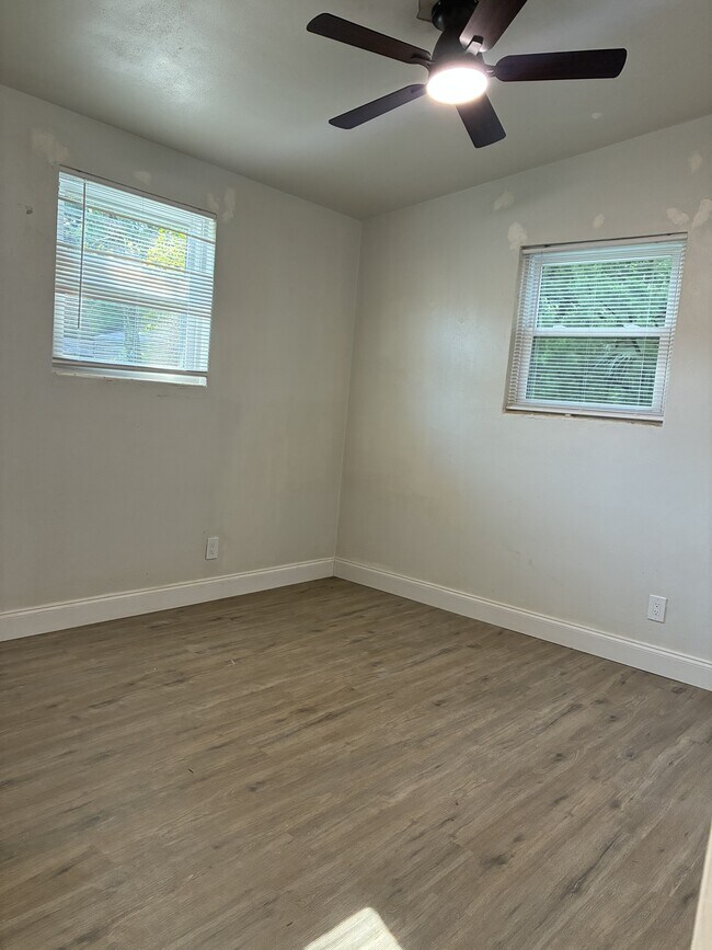 Building Photo - 2768 Hamilton Cir