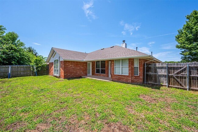 Building Photo - 1713 Sumac Dr