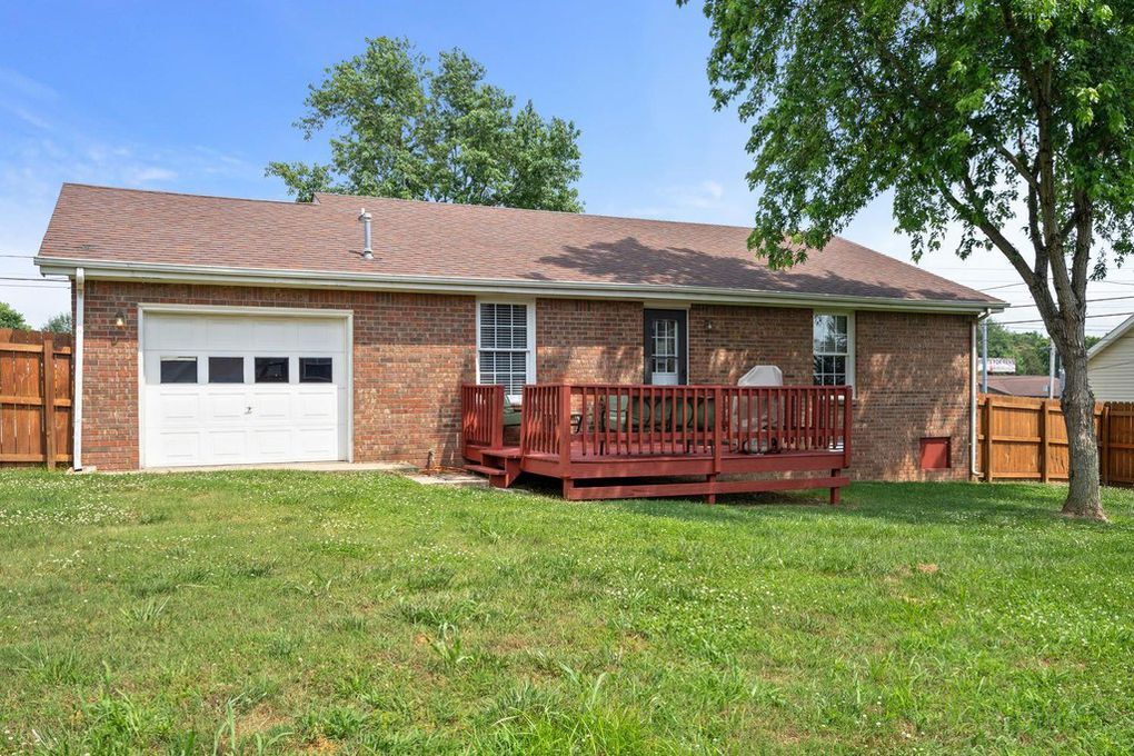 Building Photo - 1102 Tobacco Rd