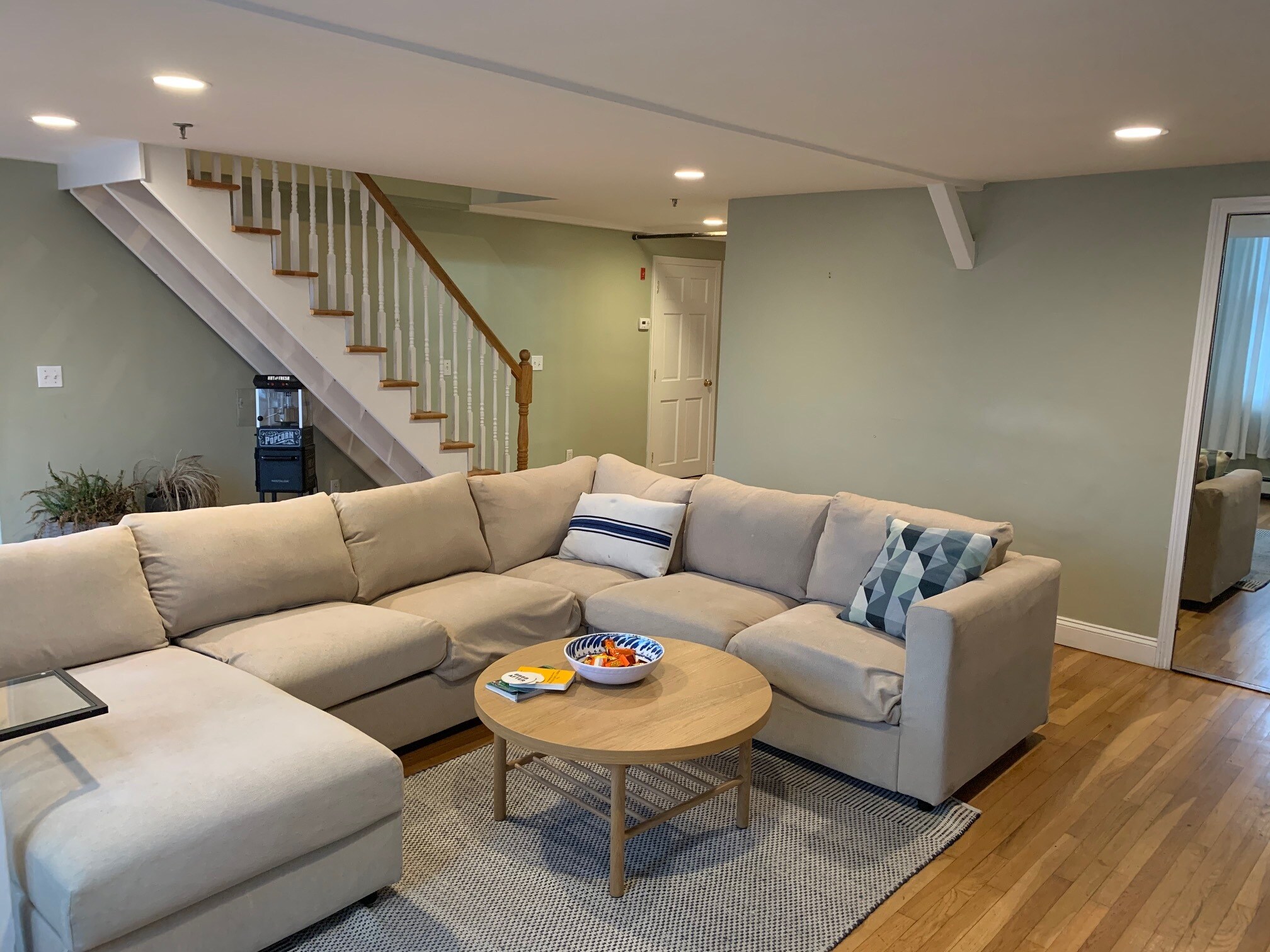 Building Photo - 378 Thames St