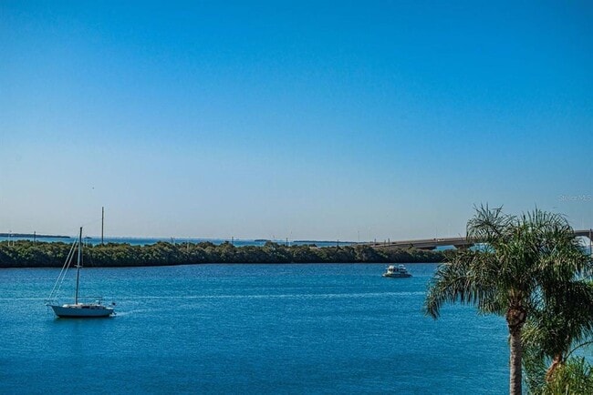 Building Photo - 6357 Bahia Del Mar Blvd S