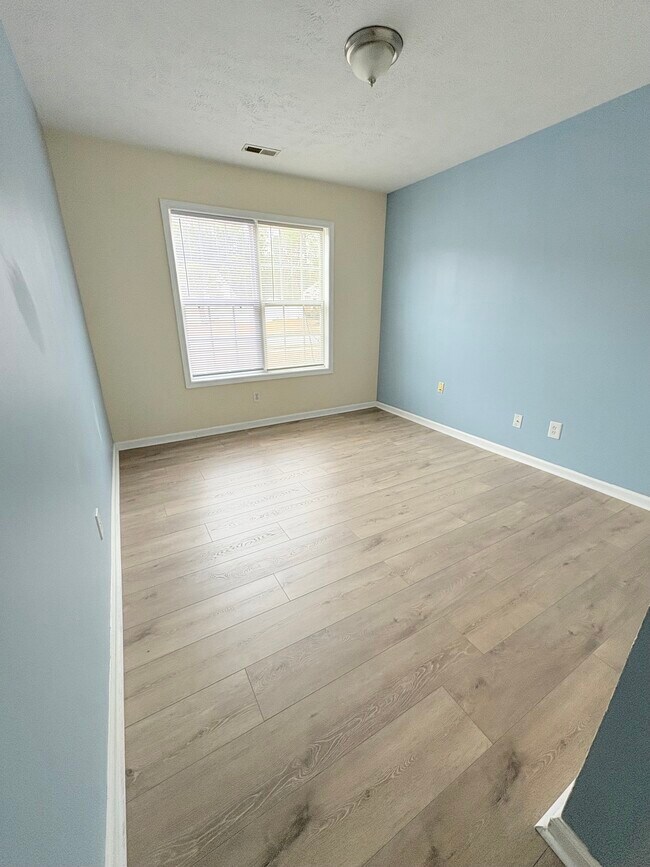 Building Photo - 6020 Quinn Rd