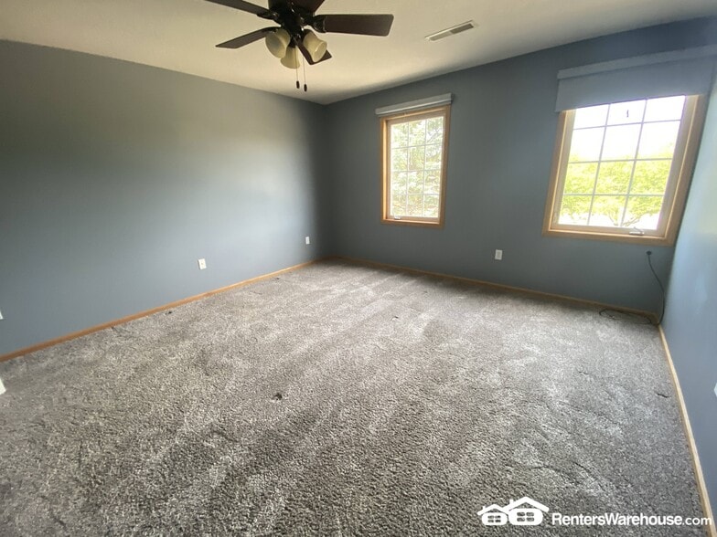 Building Photo - 2100 Meadow Chase Ln