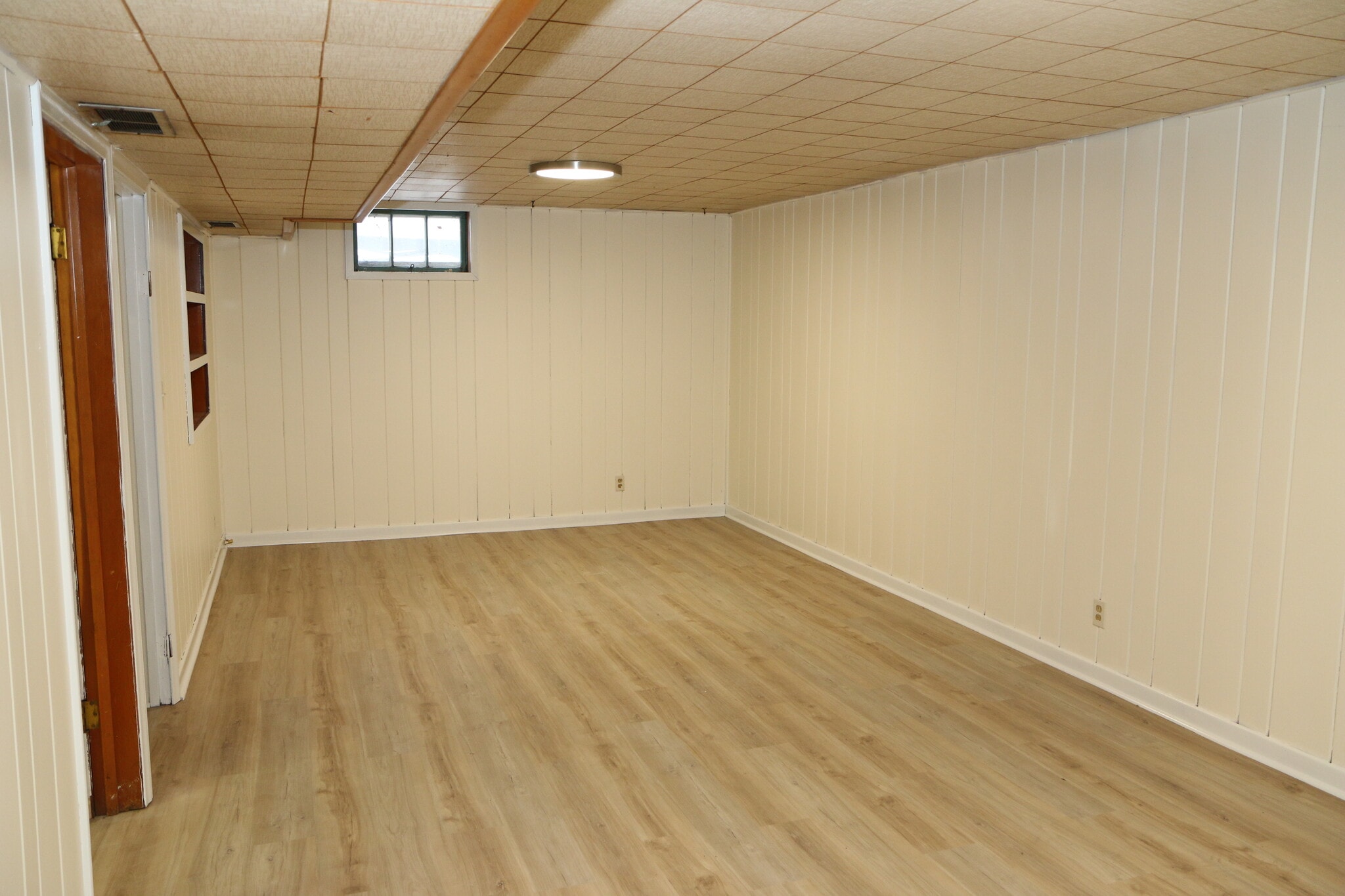 Building Photo - 1905 S Western Ave