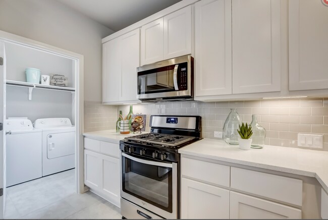 Building Photo - 1728 Artesian Springs Xing