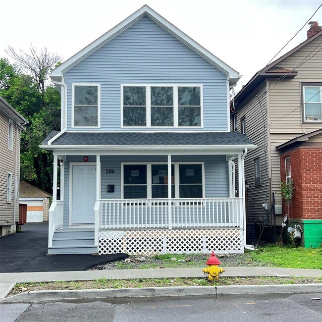 Building Photo - 286 S William St