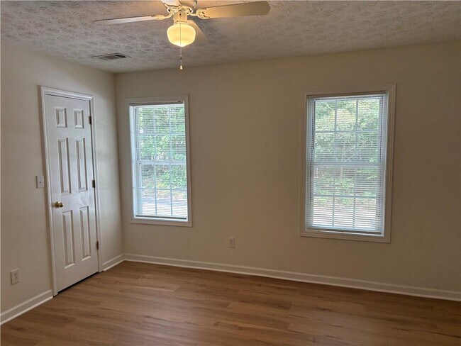 Building Photo - 4601 Logan Way