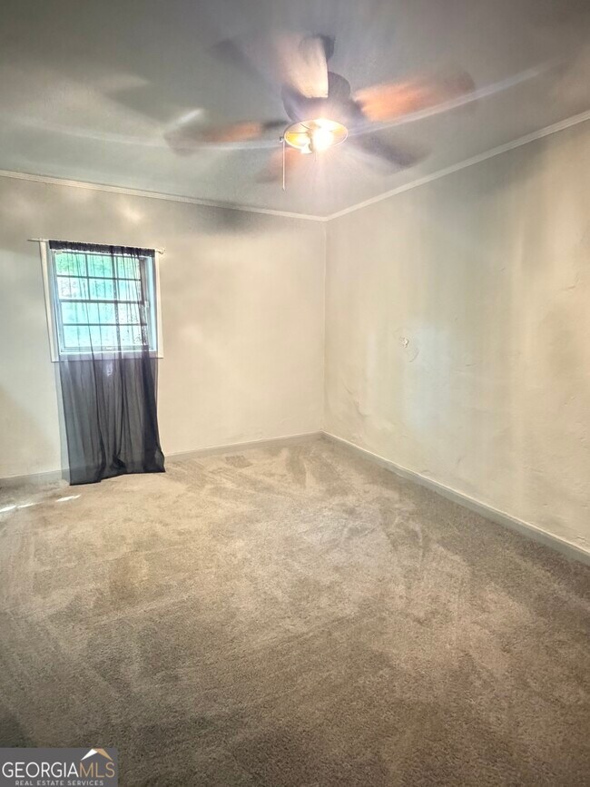 Building Photo - 1045 Laurel Ct