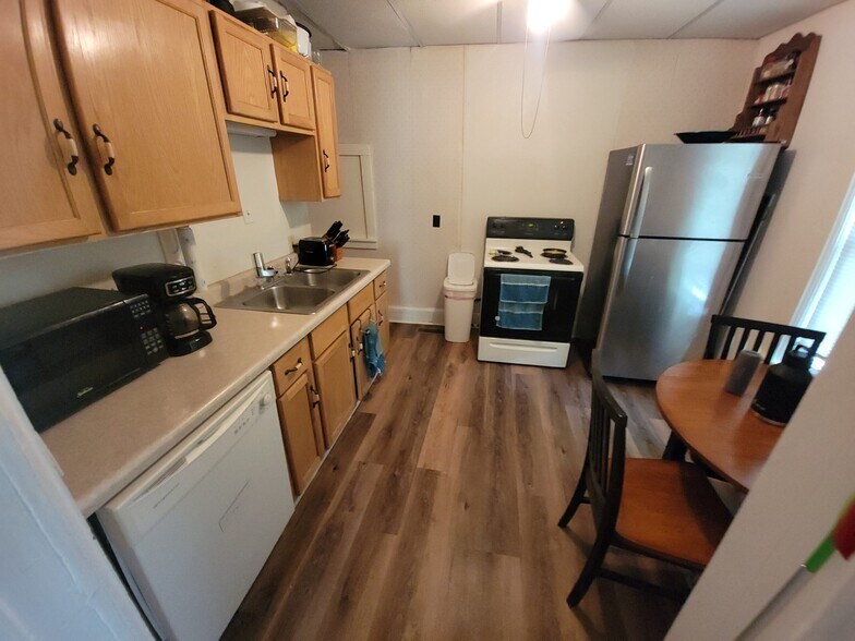 Building Photo - 134 Niagara St